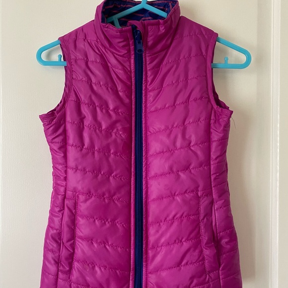 Girls reversible puffer vest - Picture 2 of 7